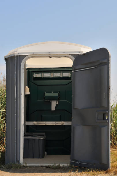 Best Porta potty rental near me  in Riverside, OH